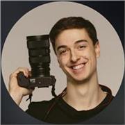 Profesor de fotografía, video, edición y pilotaje de drones.