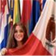 Me defino como una persona abierta, cercana y muy flexible. Me encanta trabajar y, sobre todo, enseñar a niños de todas las edades