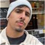 Persona con vocación y ganas de enseñar. Como futuro docente me gustaría practicar dando clases mientras me preparo mi oposición. 