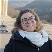 Dottoranda in Bioscienze, impartisce lezioni di biologia per medie, istituti superiori e università