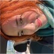 Profesora de español imparte español como segunda lengua a sus estudiantes. Profesora nativa del idioma