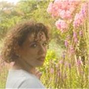 Etudiante en arts. Prête à vous en mettre pleins les couleurs!