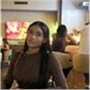 Estudiante universitaria con facilidad para las matemáticas básicas y para explicar conceptos de manera clara y sencilla