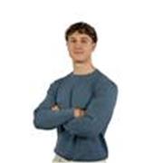 Joven español estudiante de comercio internacional, dinámico y organizado