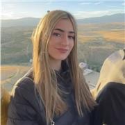 Profesora de inglés (titulo B2) y economía de bachillerato; estudiante en universidad americana en inglés , Business management