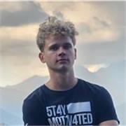 Erasmus student offering practical English lessons