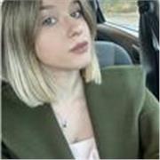 Tutor privata con esperienza quinquennale, laurea in Lettere Moderne e Master in Editoria e Scrittura