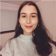 Studentessa di lingue impartisce lezioni private online di inglese. Livello C2 e accento britanico o americano