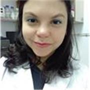 Profesora de Biología dicta clases de manera remota para niños, adolescentes y adultos