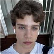 Recién graduado de bachillerato con un 8 en la selectividad 