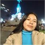 Profesora de comunicación, oratoria y español, que imparte clases a todas las edades