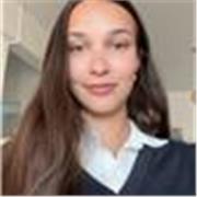 Profesora de inglés para niños para resolución de tareas