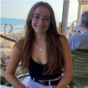 Estudiante de bachillerato especializada en ciencias realiza clases de apoyo escolar y de matemáticas online o presencial