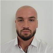 Offro lezioni private a studenti di scuola media e superiori.