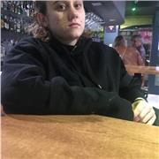Chica de 19 años con altos conocimientos en Inglés . Gran capacidad de enseñar y mucha responsabilidad .