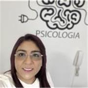 Psicóloga y neuropsicopedagoga dando clases