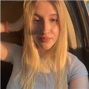 Offro lezioni per bambini delle scuole elementari e medie. Sono un stundessa molto diligente e precisa. Sono molto disponibile.