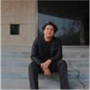 Maestro de canto, especializado en canto lírico, clásico y jazz