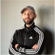 Personal trainer impartisce lezioni di fitness