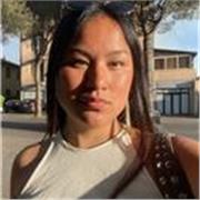 Buenas! Soy una estudiante que imparte clases particulares de inglés, para niños de primaria especialmente, y/o italiano en un nivel algo más avanzado. Tambien doy clases de Biología desde primaria hasta la ESO. Para cualquier cosa, no dudéis en contactar