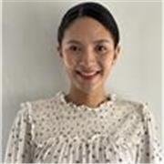 English teacher with 8 years of experience offers private lesson online and in-person in North Madrid