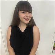 Profesora de Psicología que ofrece clases de manera presencial y online