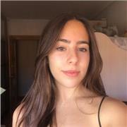 Estudiante universitaria de enfermería que ofrece clases de cualquier materia de ciencias