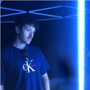 Estudiante de Comunicación Audiovisual y realizador de proyectos profesionales. Guionista y editor de un cortometraje seleccionado