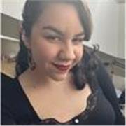Soy una profesora de inglés joven y experimentada para adultos y jóvenes