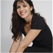 Profesora de comunicación, lenguaje corporal y verbal.
Para personas de diferentes edades