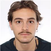 laureato in economia e management offre lezioni di economia, matematica, marketing, inglese