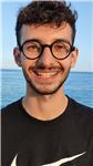 Ragazzo impartisce lezioni di topografia