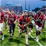 Tengo 25 años soy una persona apasionada por el fútbol. 
