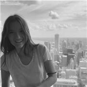 Profesora de francés bilingüe con experiencia previa con niños