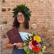 Laureata con certificato Cambridge CAE C1 offre lezioni di inglese per studenti di medie e superiori