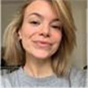 Fitness Training online mit Theraband und Kurzhanteln