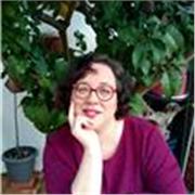 Escritora profesional con dieciséis años de experiencia y 13 novelas en el mercado. Asesora de escritura creativa y novela.