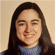 Profesora de niños de 6 a 12 años