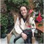 Profesora, titulada de  educación primaria con mención en las TICs y en Educación Física.
Experiencia en clases de apoyo escolar