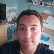 Estudiante preparado para impartir clase a niños de infantil y/o primaria