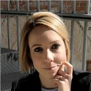 Laureata e specializzata in psicoterapia, disponibile per lezioni a ragazzi dalle scuole superiori in poi