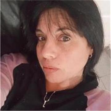 Soy profesora y puedo dar clases de danzas a niños,jóvenes y adultos. También puedo enseñar microemprendimiento