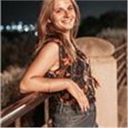 Insegnante di sostegno e psicologa. Felice di offrire il mio aiuto