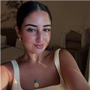 Nachhilfelehrerin als Schülerin der 10 Klasse