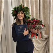 Docente di chimica presso il liceo scientifico impartisce lezioni di chimica, matematica e scienze