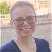 Professora de Português para brasileiros e estrangeiros. Com experiência em aulas on-line