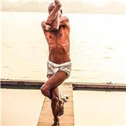 Profesora y Maestra de Hatha Yoga Sivananda con mas de 32 años de experiencia impartiendo clases. Excelentes.