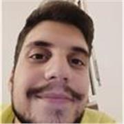 Studente universitario della facolta di storia Roma tre. Diplomato al classico Anco Marzio