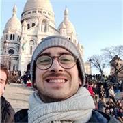 Ciao! Laureato in geografia, sono disponibile per lezioni con studenti di tutte le età!