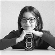 Diplômée en Photographie, je vous propose de découvrir le monde merveilleux de l'image